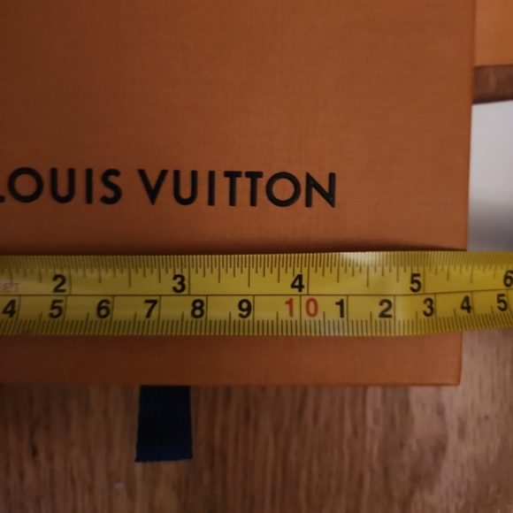 Louis Vuitton Box, Message Card & Ribbon 5.5" x 3.5" - Picture 4 of 5